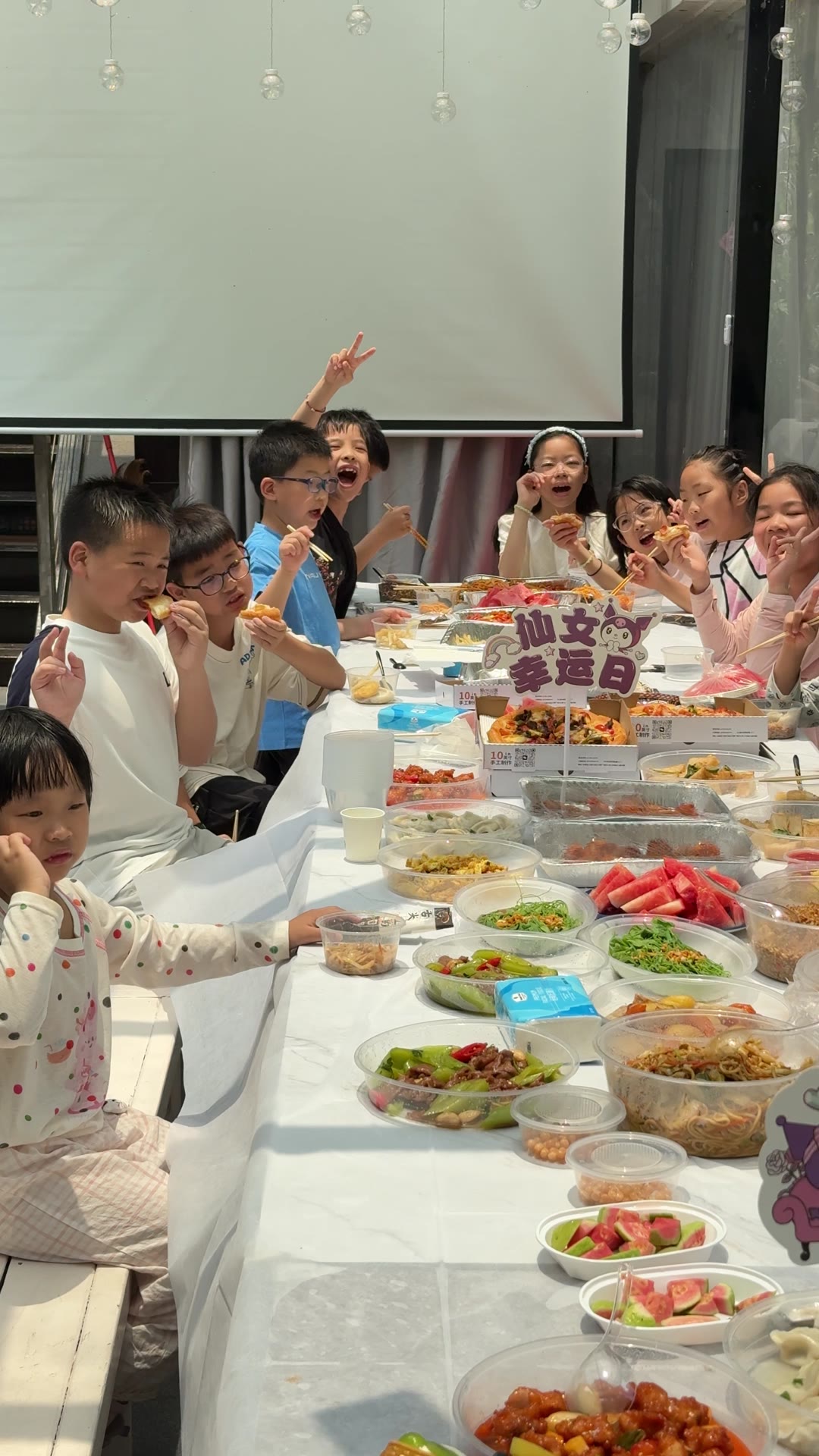 翠溪山庄研学活动孩子们的长桌宴聚餐