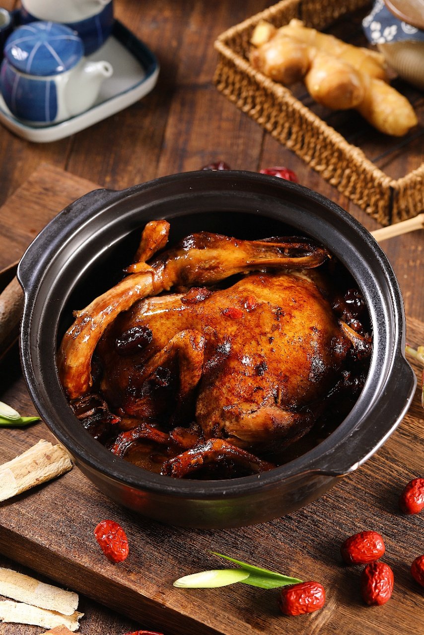 招牌发现大补鸭 · 十多种食药材秘制